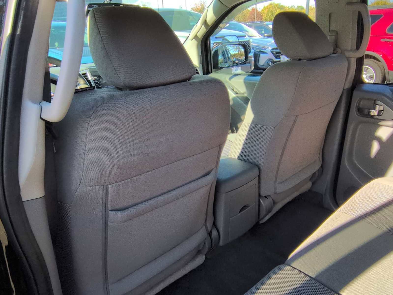 Used 2021 Nissan Frontier SV w/ Midnight Edition Floor Mats image 19