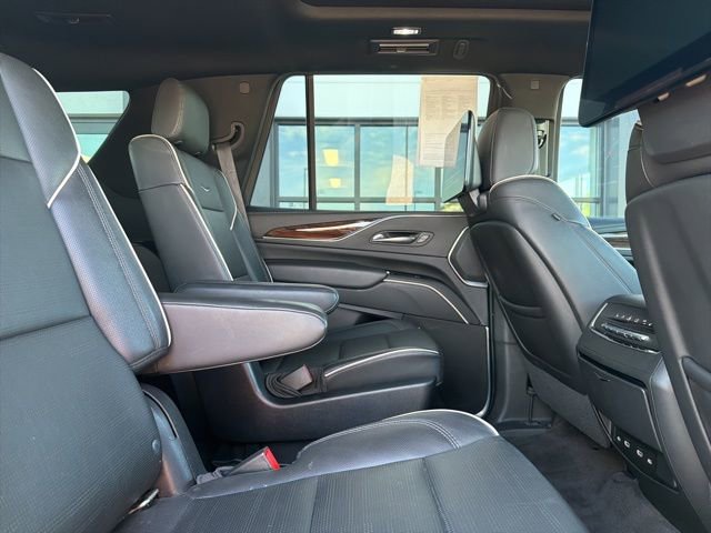Used 2021 Cadillac Escalade Premium Luxury w/ Driver Assist Tech Package AWD/4WD image 15