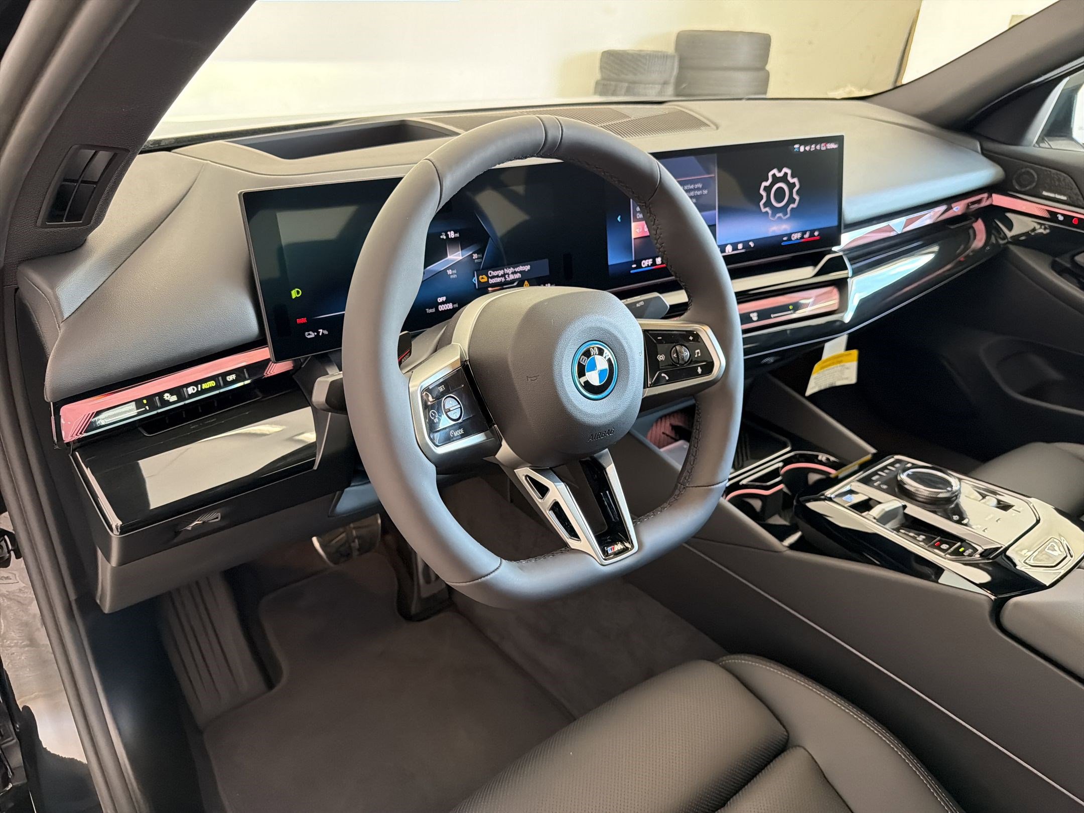 New 2026 BMW i5 eDrive40 w/ M Sport Package AWD/4WD image 4