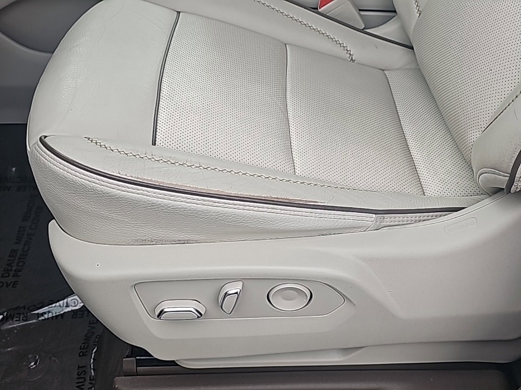 Used 2022 GMC Yukon XL Denali w/ Denali Ultimate Package image 12