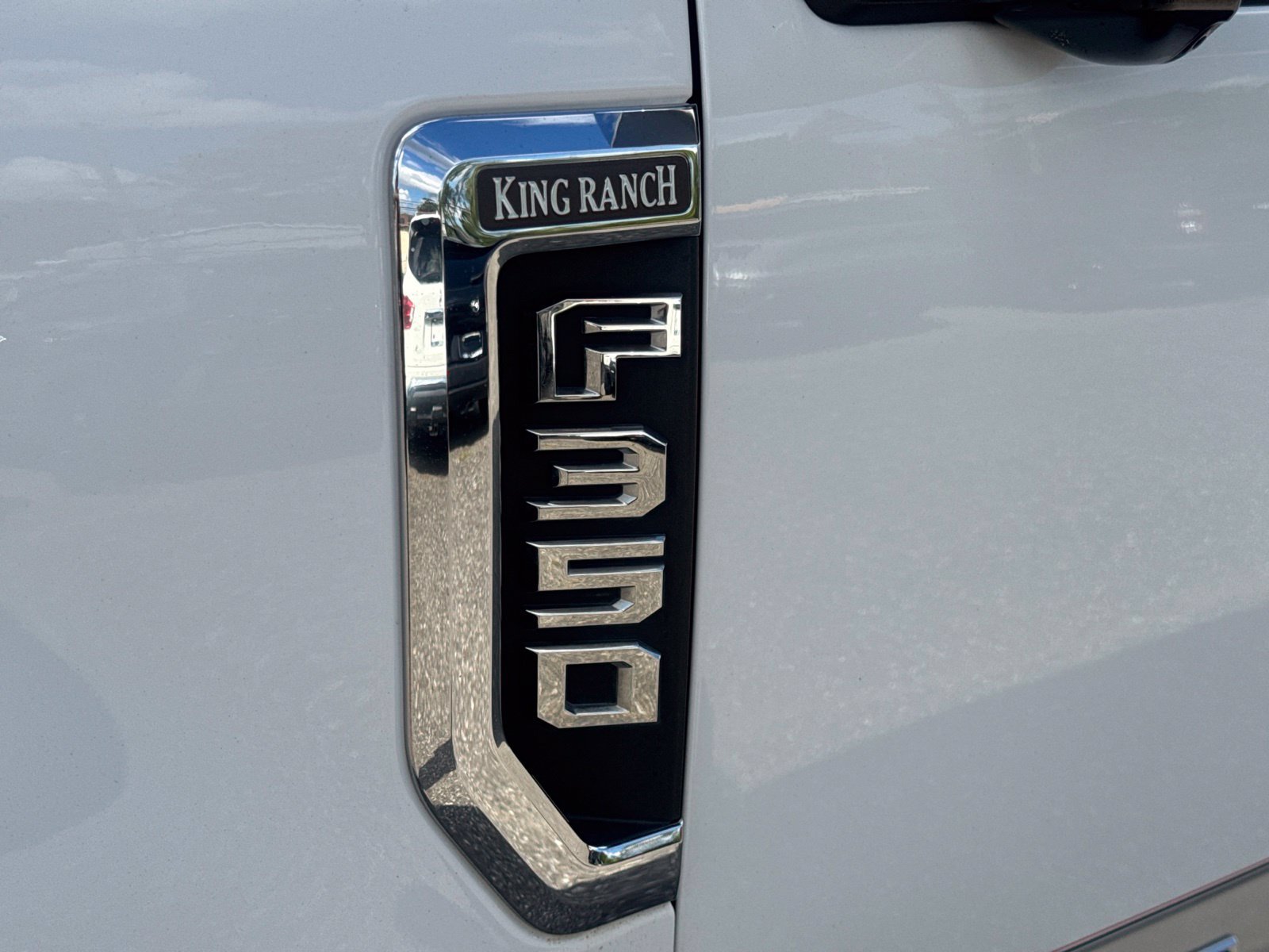 Used 2022 Ford F350 King Ranch w/ King Ranch Ultimate Package AWD/4WD image 13
