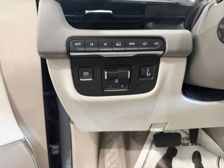 Used 2024 Cadillac Escalade ESV Sport Platinum AWD/4WD image 12