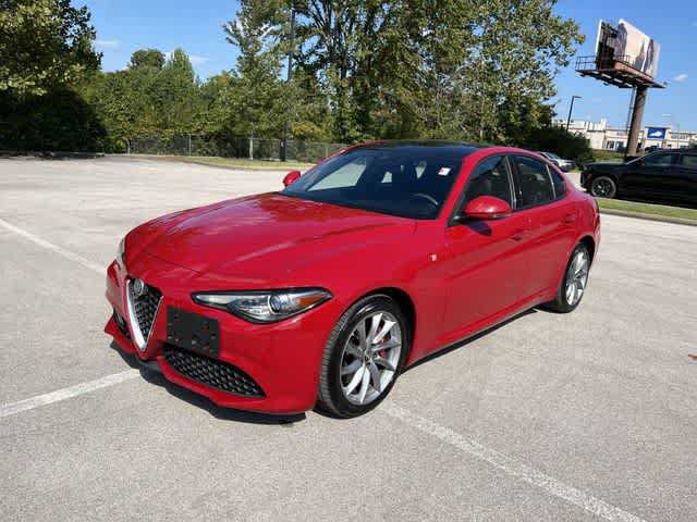 Used 2022 Alfa Romeo Giulia Ti AWD/4WD image 4