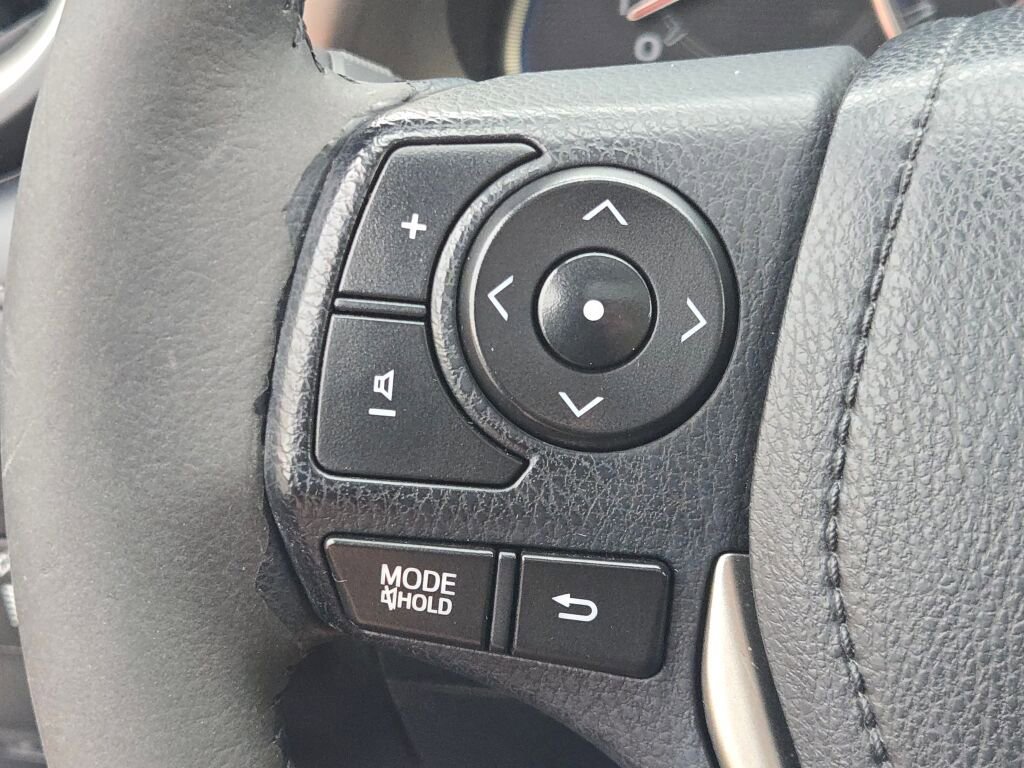 Used 2015 Toyota RAV4 Limited image 32