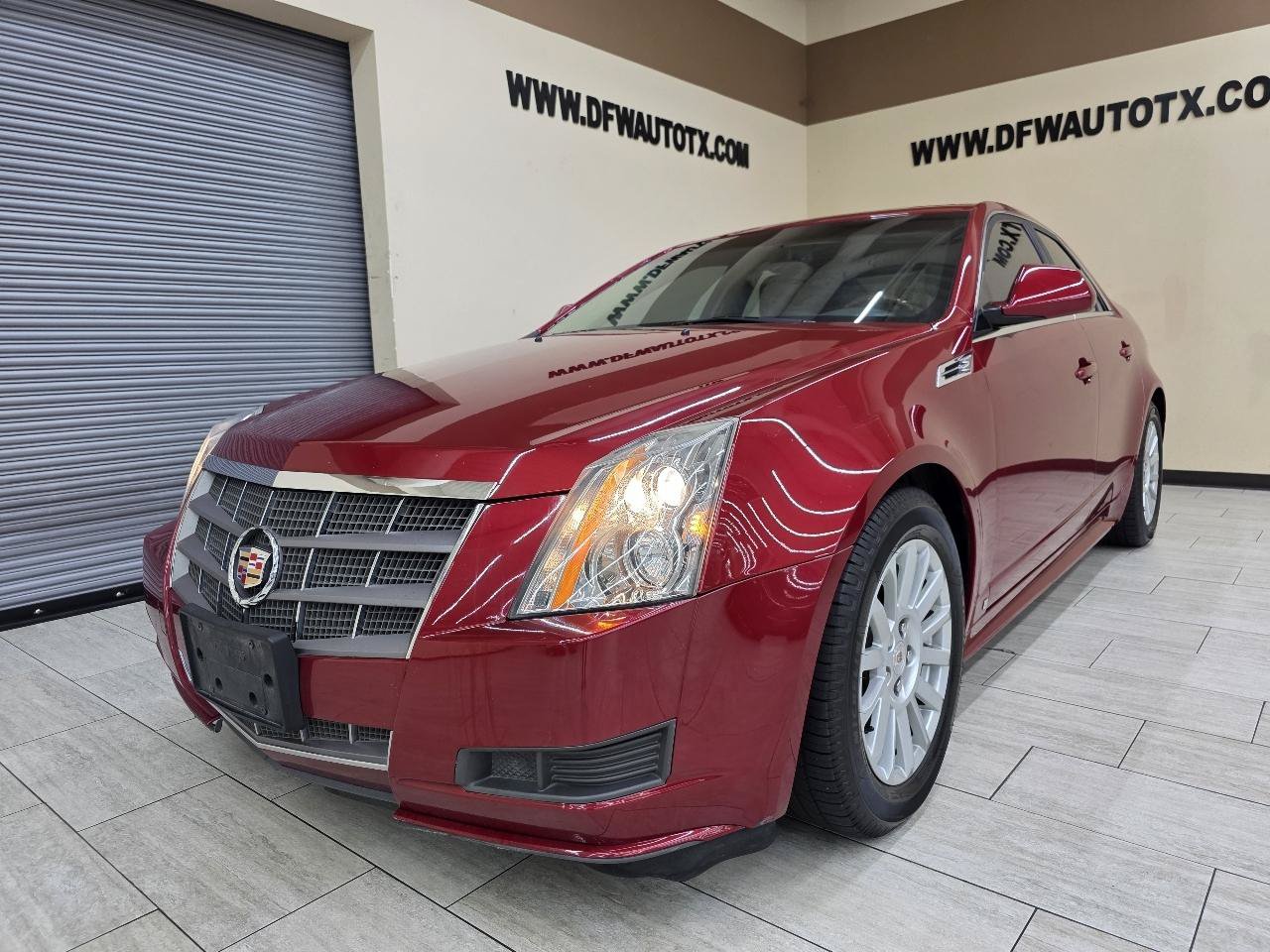 Used 2010 Cadillac CTS Luxury RWD image 2