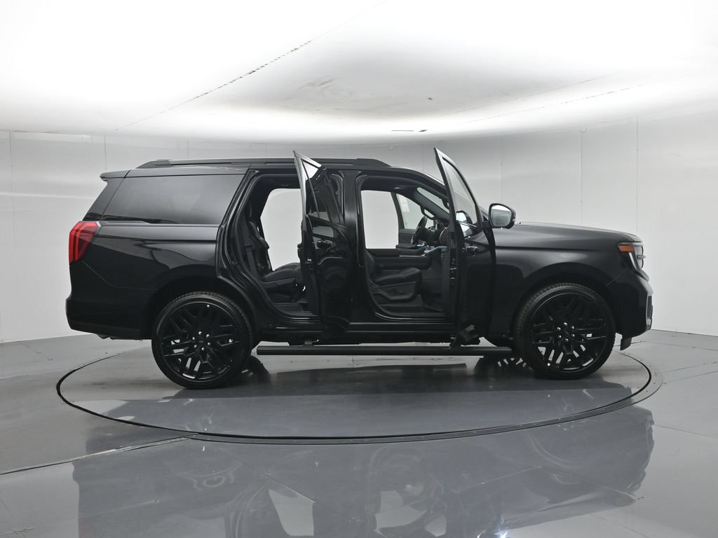 New 2027 Ford Expedition Platinum w/ Stealth Performance Package AWD/4WD image 4