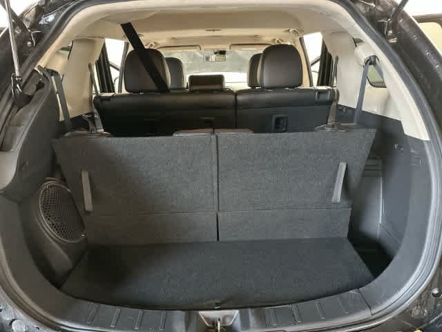 Used 2014 Mitsubishi Outlander GT AWD/4WD image 25