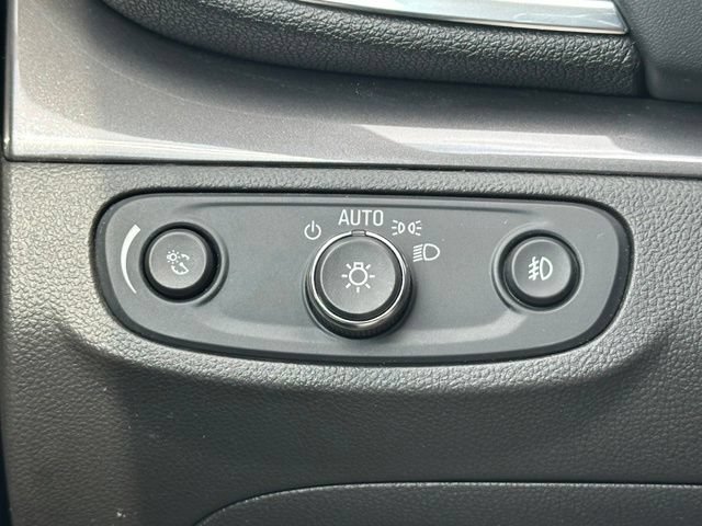 Used 2017 Buick Encore Essence FWD image 18