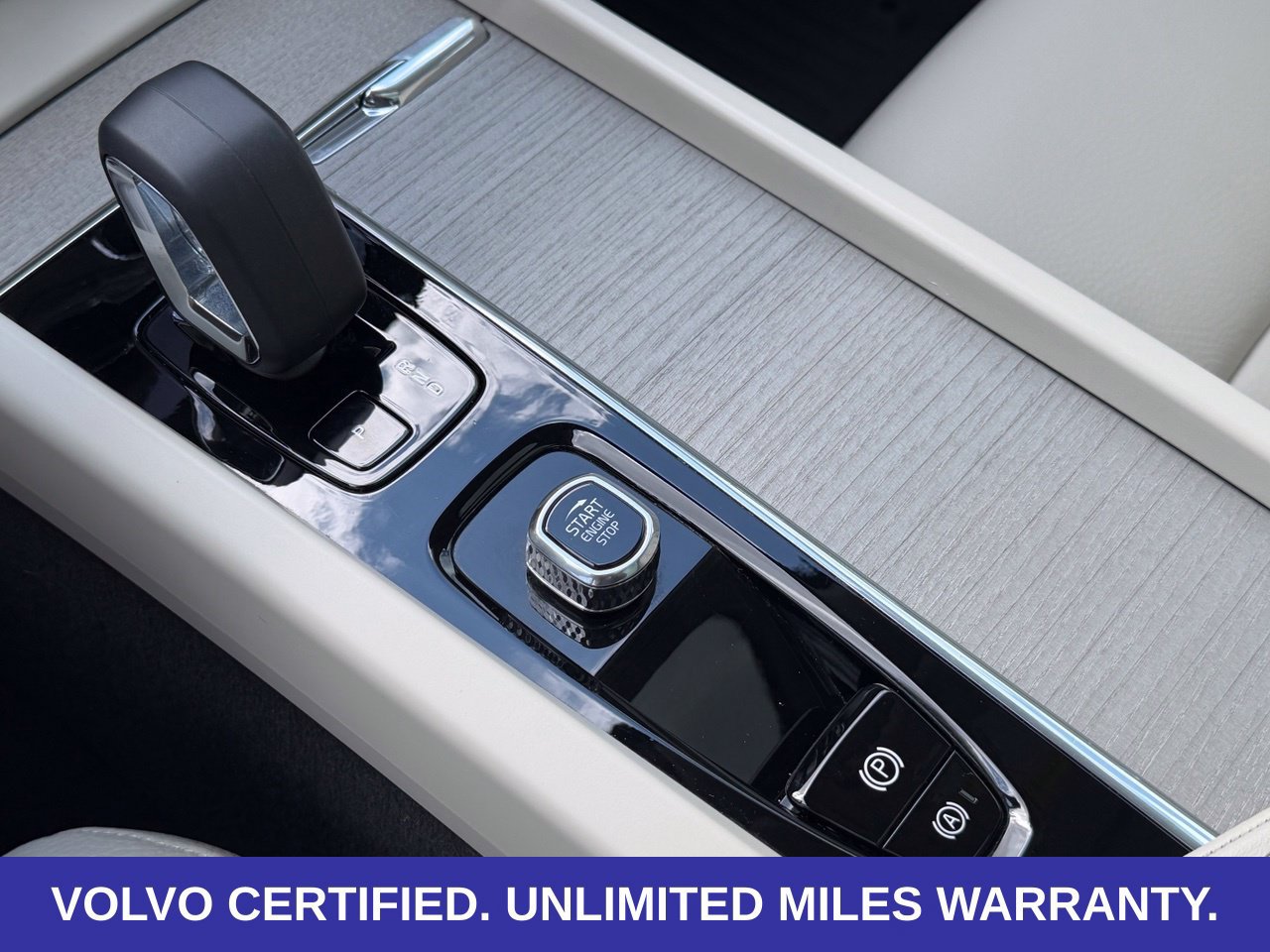 Certified 2025 Volvo XC60 T8 Plus w/ Protection Package Premier AWD/4WD image 24
