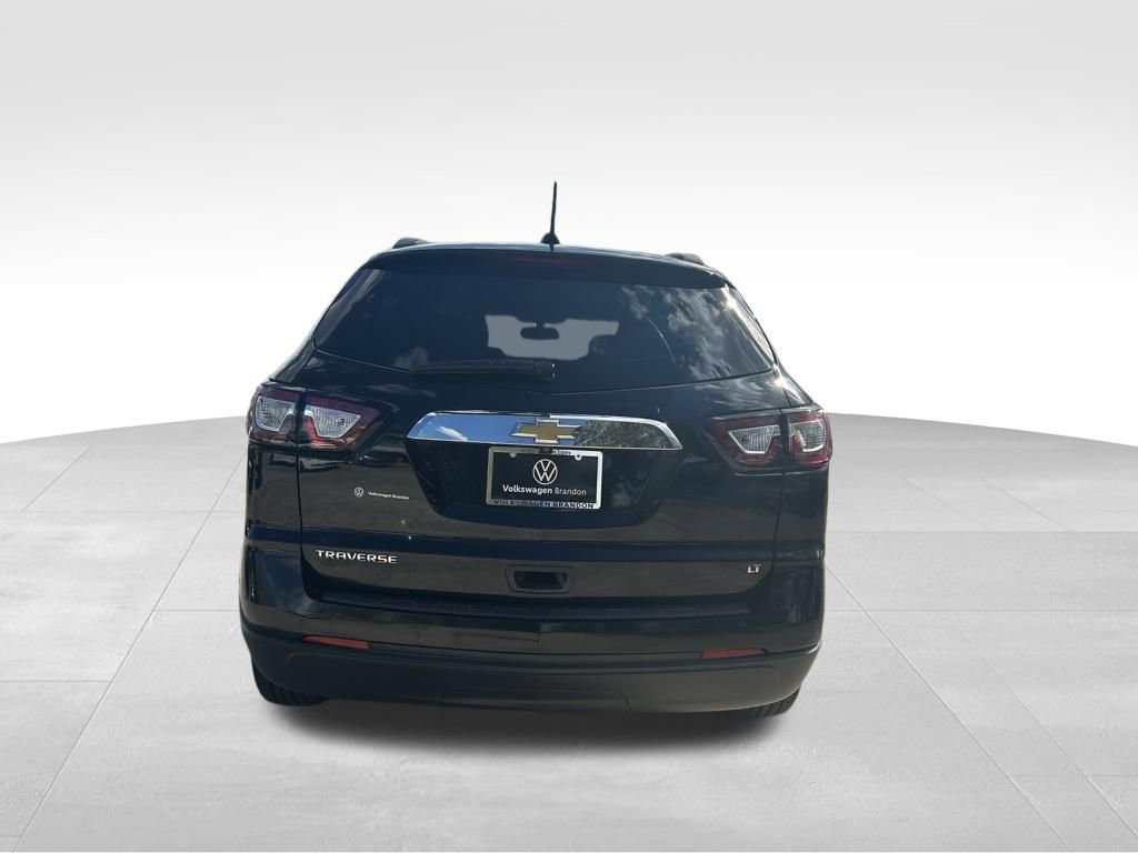 Used 2017 Chevrolet Traverse LT w/ Style and Technology Package image 4