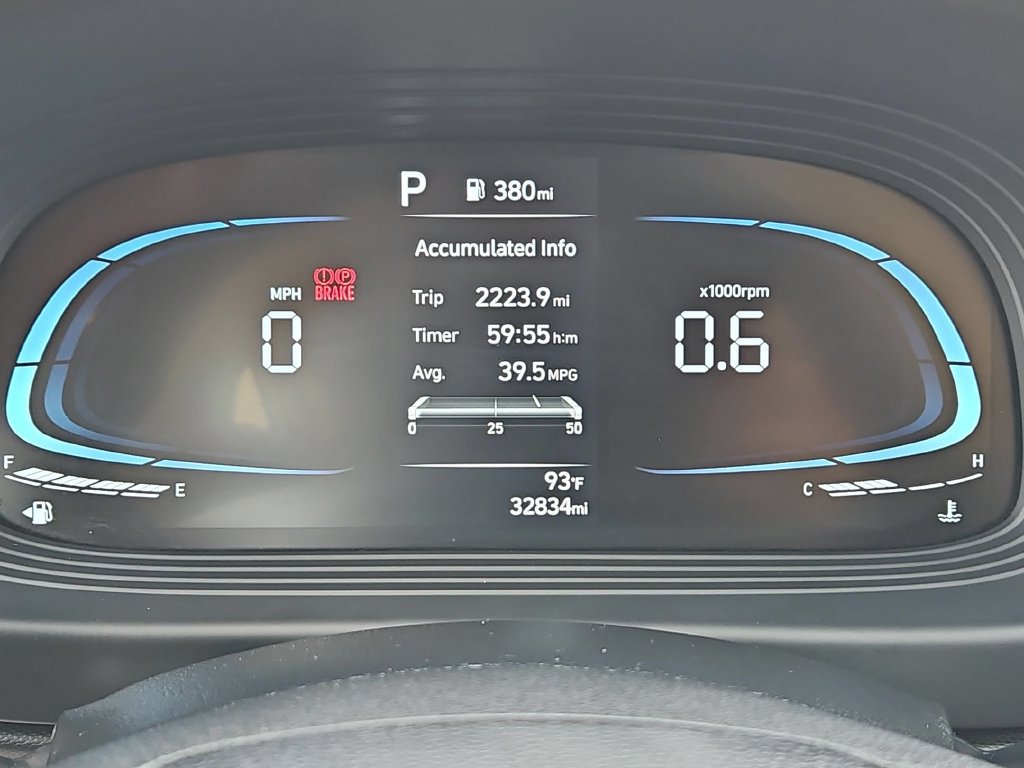 Used 2025 Hyundai Venue SEL FWD image 16