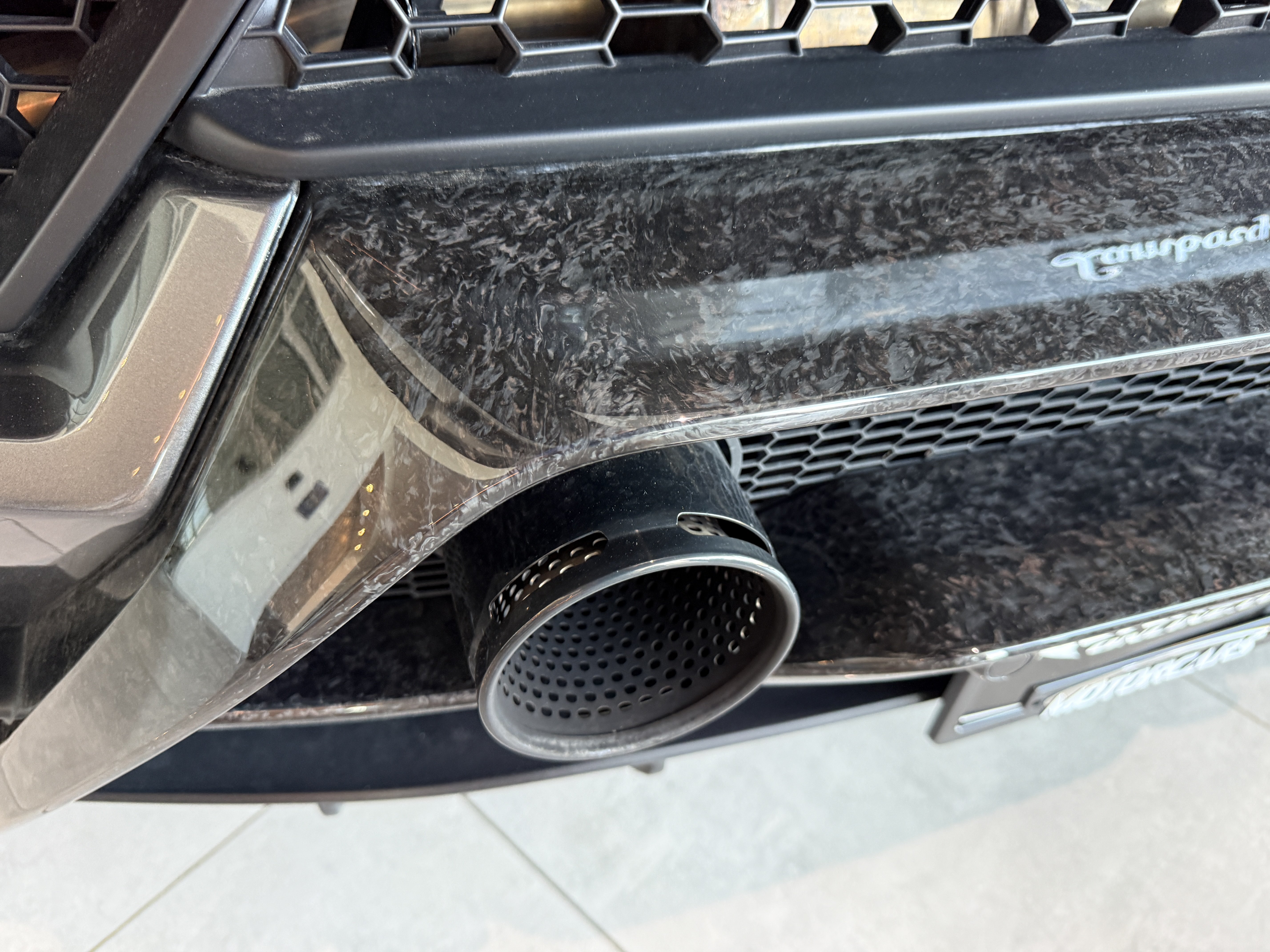 Used 2019 Lamborghini Huracan Performante AWD/4WD image 35