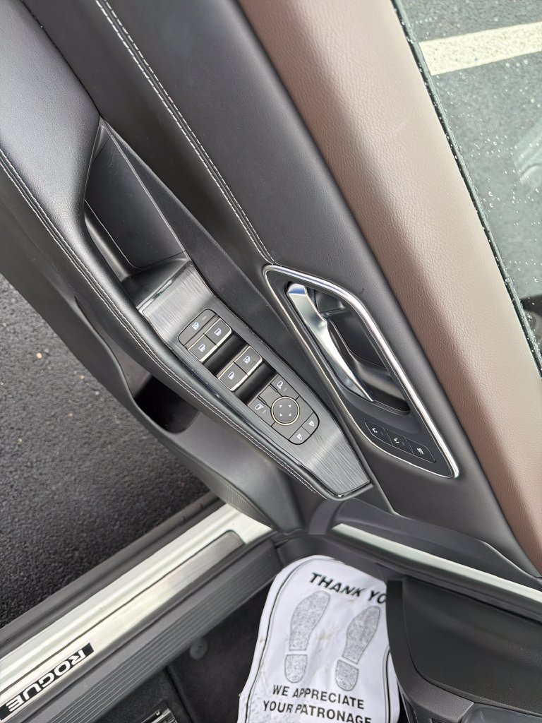 Used 2023 Nissan Rogue Platinum w/ Platinum Premium Package FWD image 13