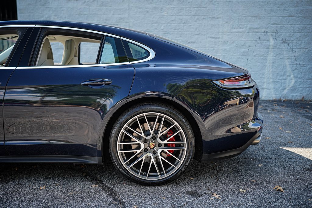 Used 2022 Porsche Panamera 4S w/ Premium Package image 11