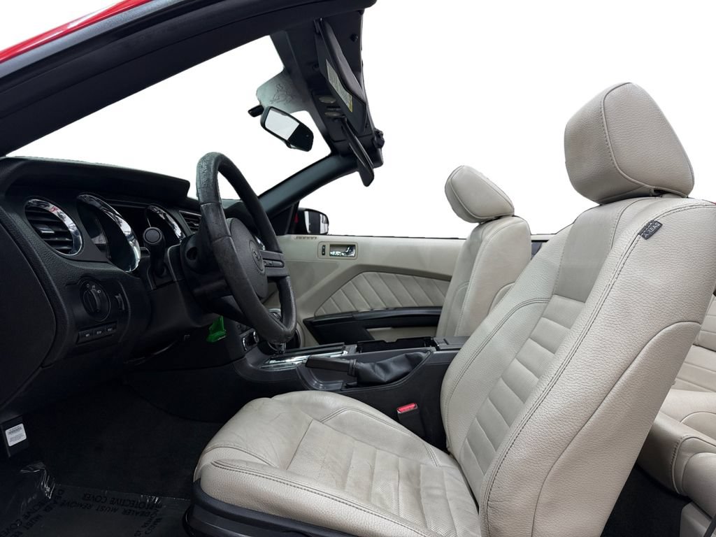 Used 2012 Ford Mustang Convertible RWD image 10
