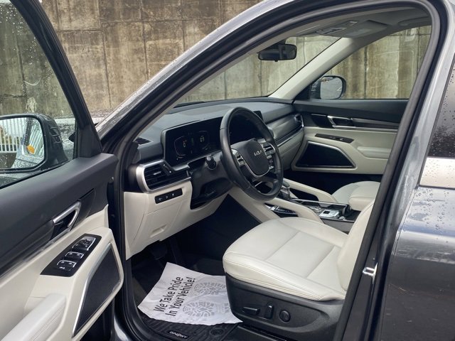 Used 2024 Kia Telluride S w/ S Sunroof Package image 14