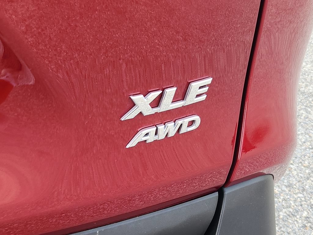 Used 2025 Toyota RAV4 XLE AWD/4WD image 30
