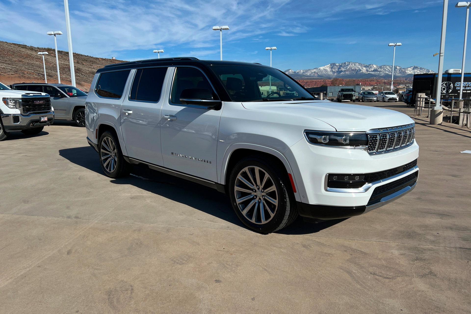 Used 2023 Jeep Grand Wagoneer L Series II image 7