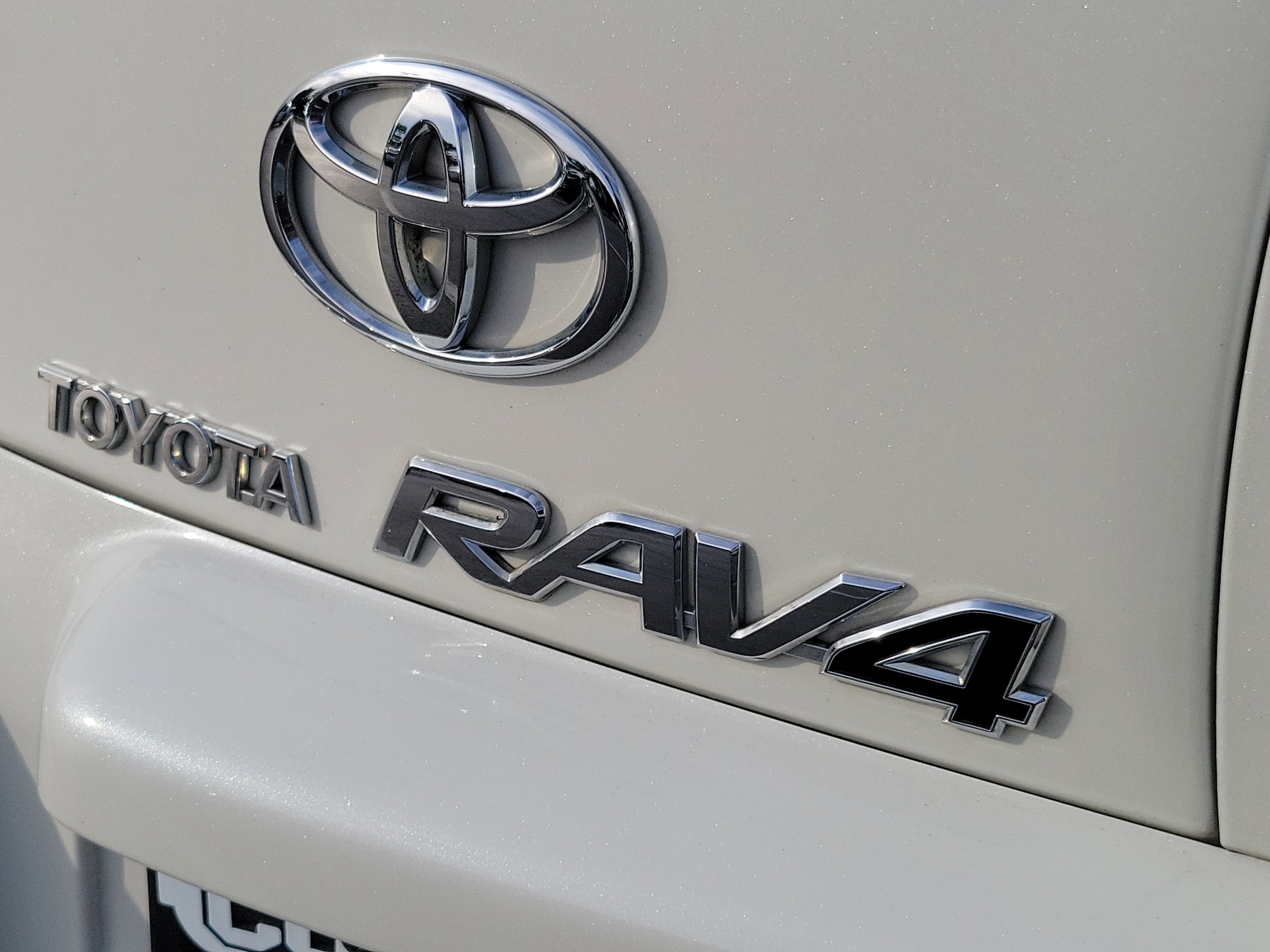 Used 2010 Toyota RAV4 Limited FWD image 7