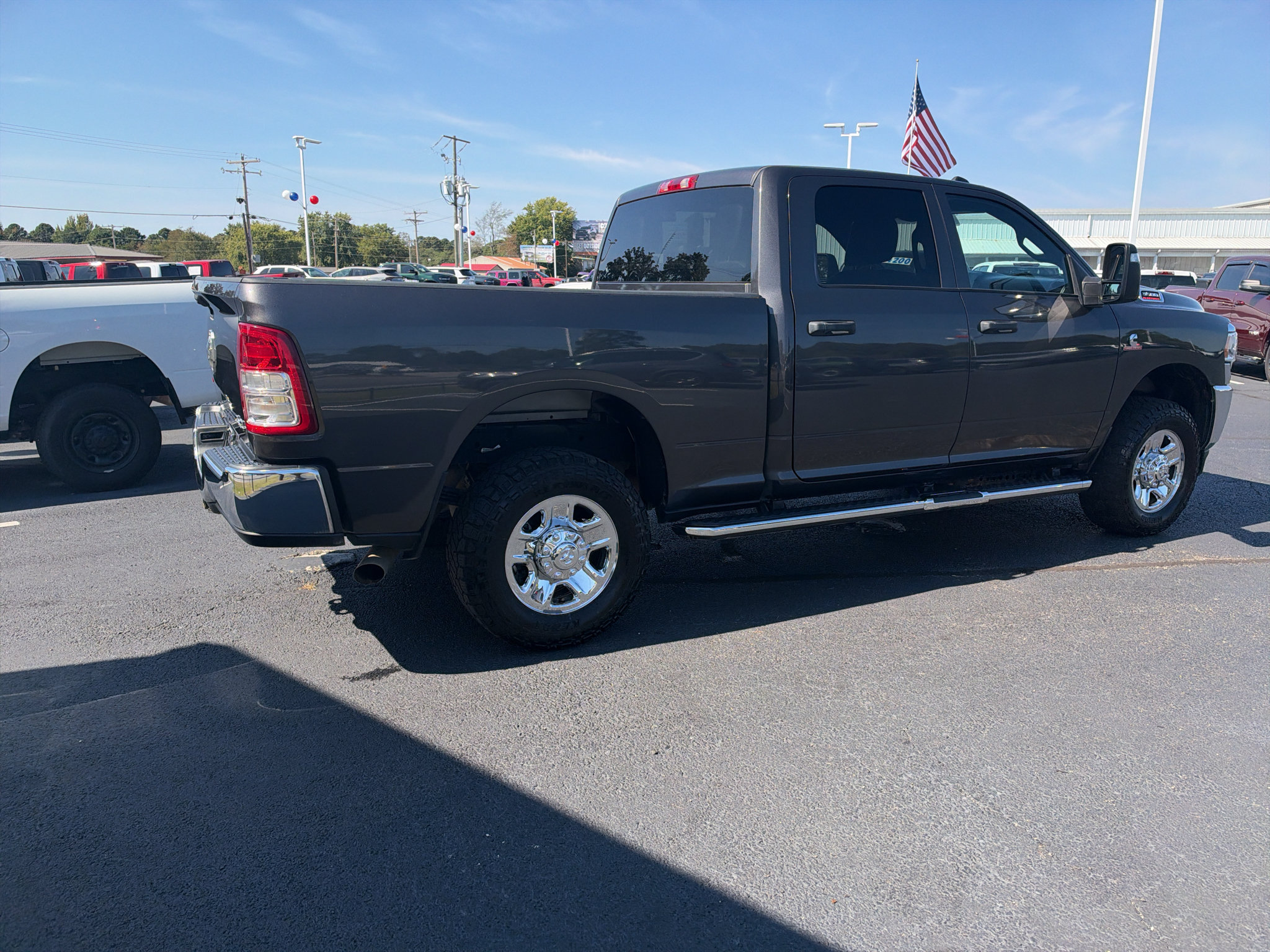 Used 2024 RAM 3500 Tradesman w/ Chrome Appearance Group AWD/4WD image 4