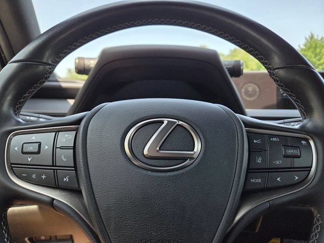 Used 2021 Lexus UX 250h w/ Accessory Package (Z1) AWD/4WD image 31