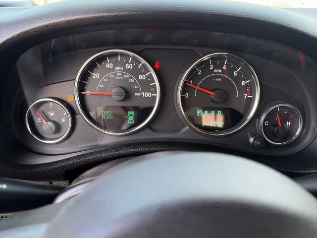 Used 2015 Jeep Wrangler Unlimited Sahara w/ Connectivity Group image 26