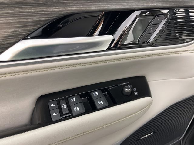 Used 2024 Jeep Wagoneer L Series II w/ Flexible Seating Group image 33