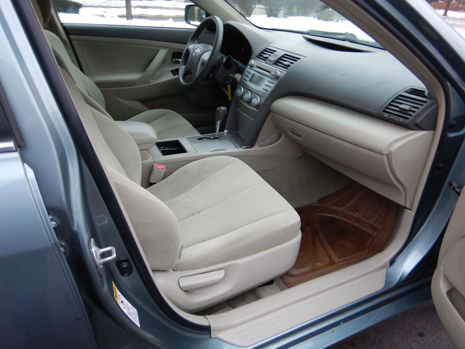 Used 2009 Toyota Camry LE FWD image 17