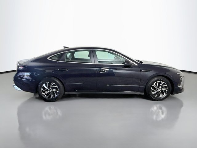 Used 2026 Hyundai Sonata Blue FWD image 11