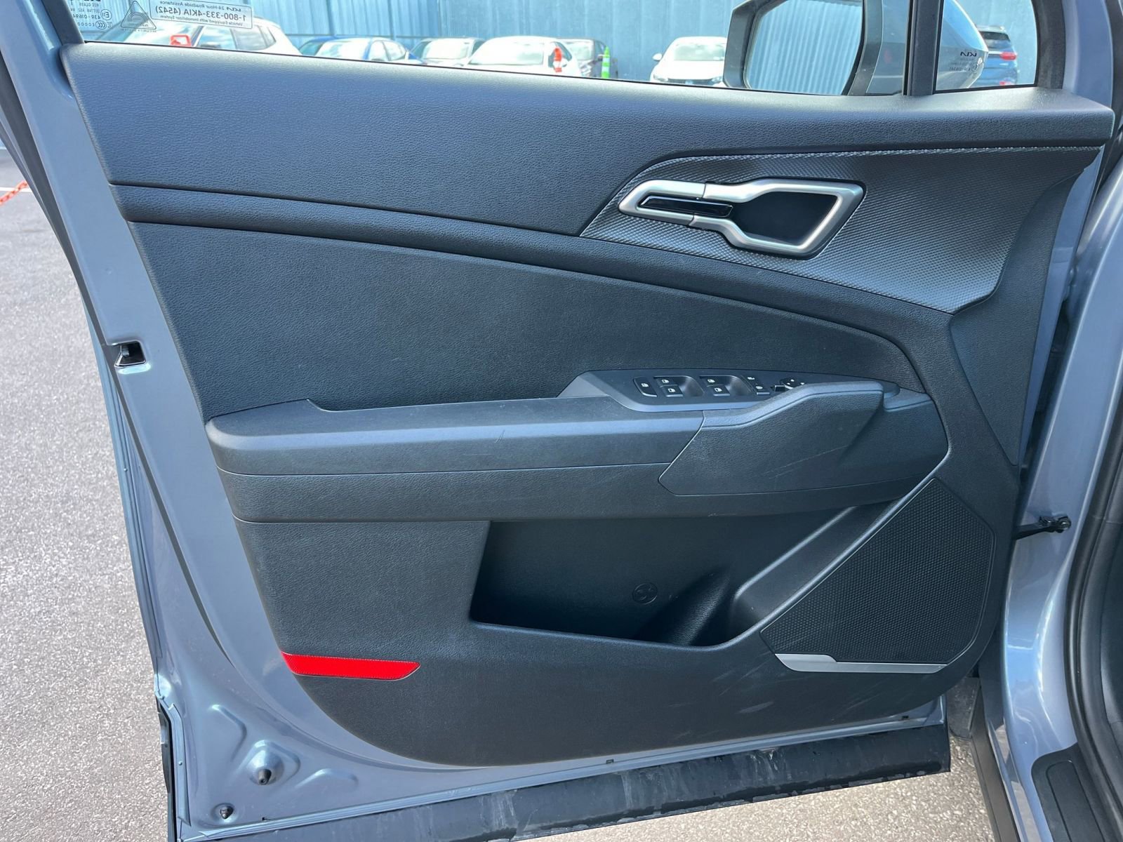 Used 2025 Kia Sportage LX image 18