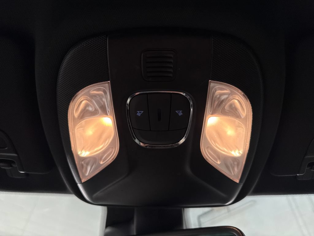 Used 2024 Jeep Compass Latitude AWD/4WD image 19