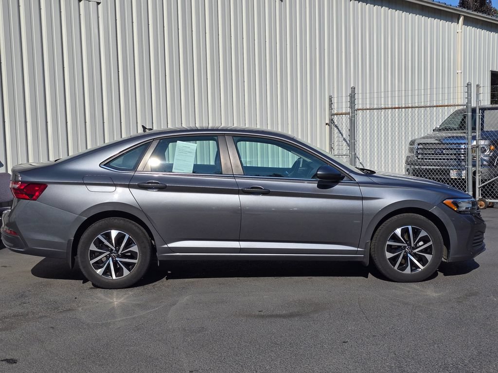 Used 2024 Volkswagen Jetta S FWD image 2