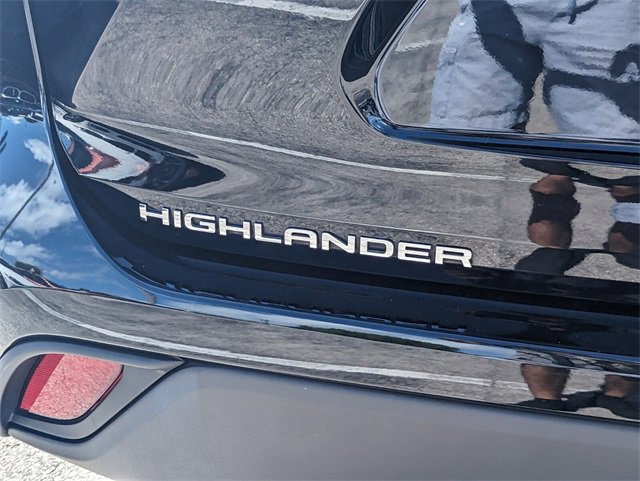 Used 2023 Toyota Highlander XLE image 17
