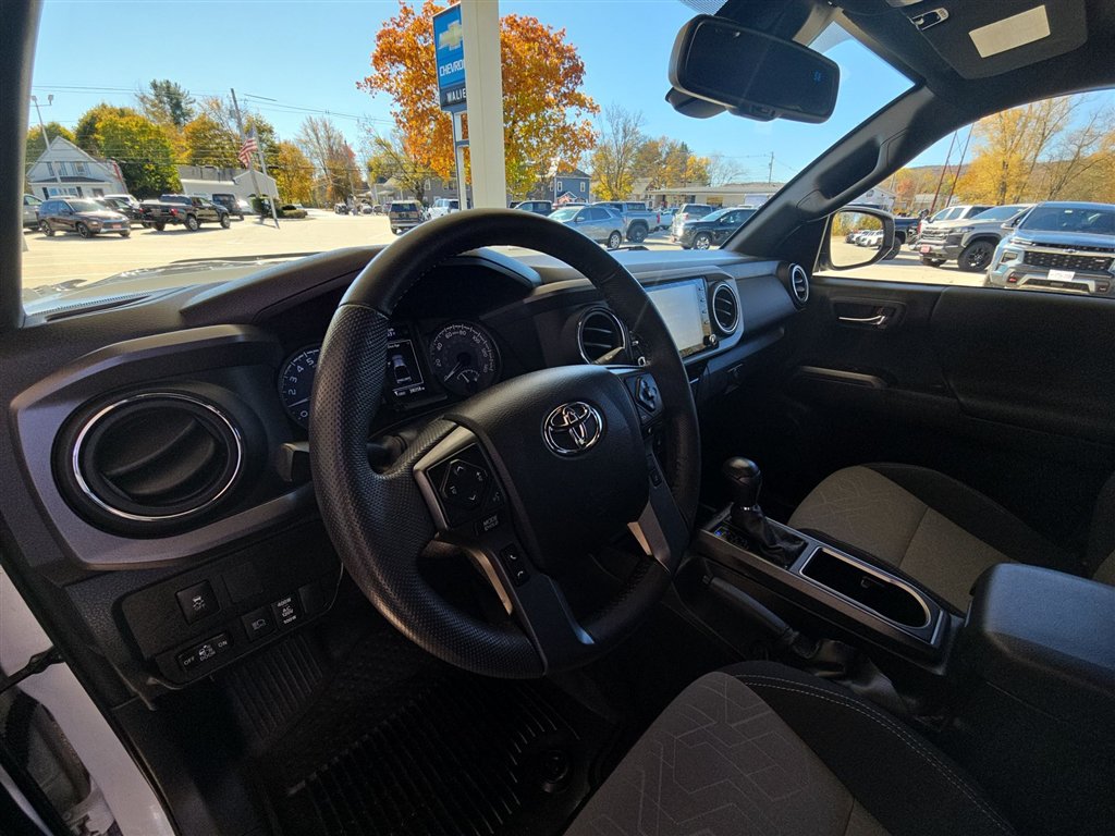 Used 2023 Toyota Tacoma TRD Off-Road AWD/4WD image 10