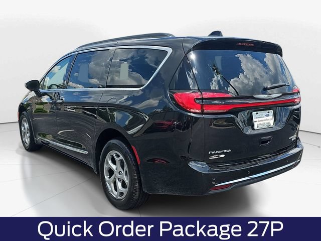 Used 2023 Chrysler Pacifica Limited w/ Uconnect Theater Family Group AWD/4WD image 7