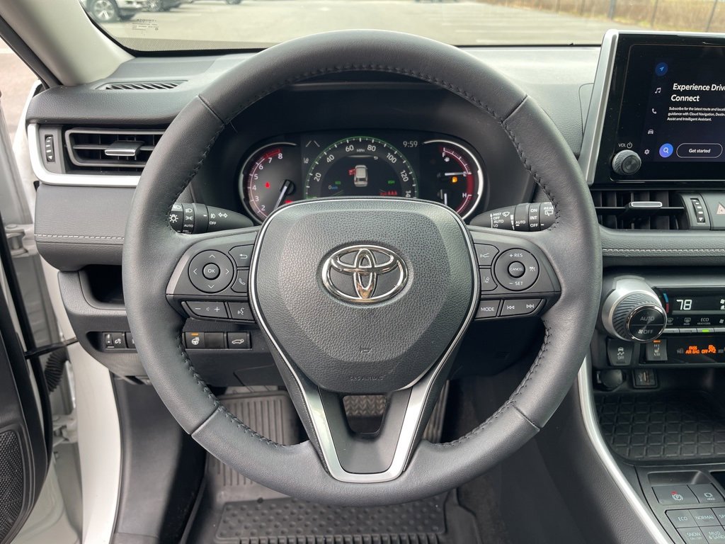 Used 2023 Toyota RAV4 XLE Premium image 20