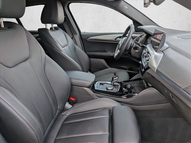 Used 2025 BMW X4 xDrive30i image 22