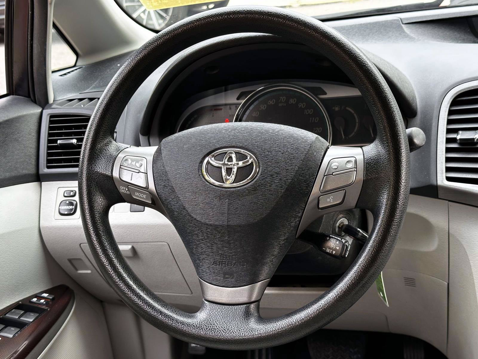 Used 2010 Toyota Venza FWD image 16