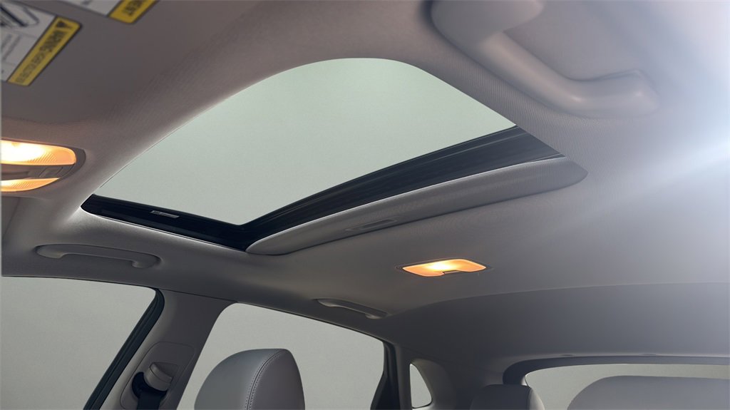 Used 2021 Hyundai Kona Limited w/ Cargo Package image 17