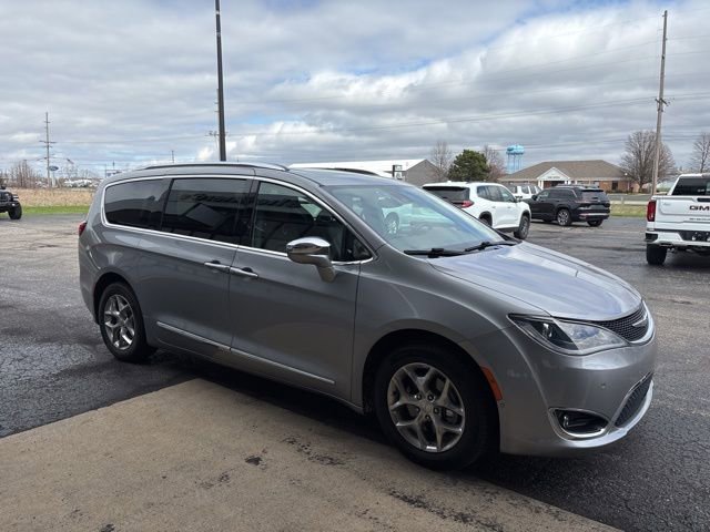 Used 2017 Chrysler Pacifica Limited w/ UConnect Theater Package image 6