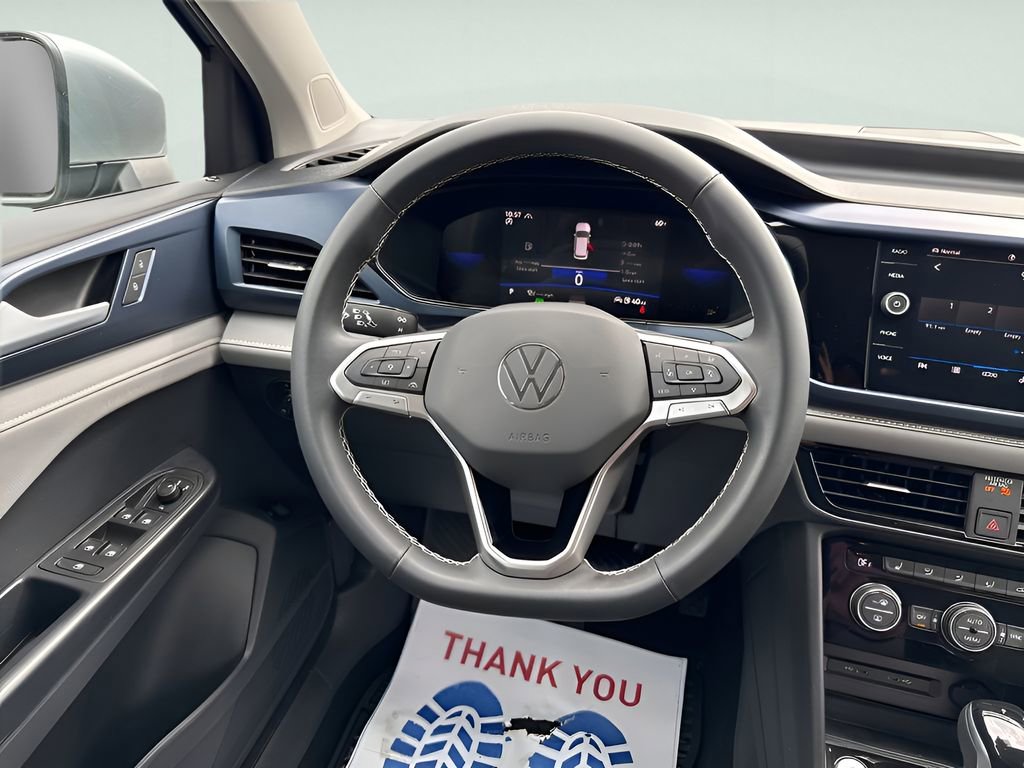 Used 2024 Volkswagen Taos SE image 15