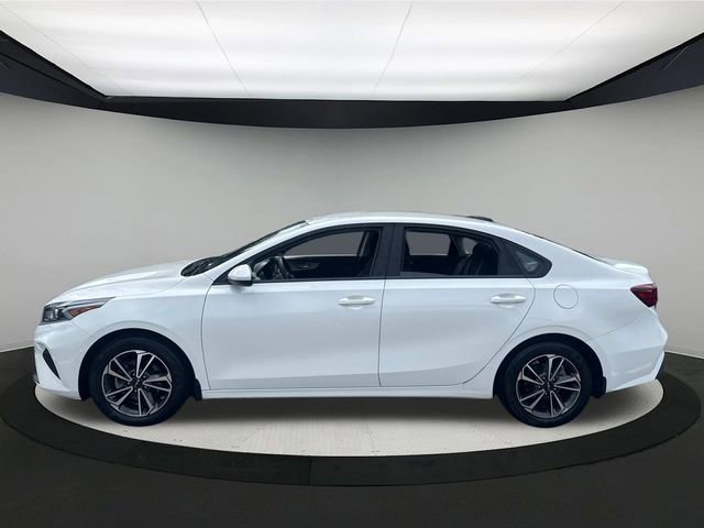 Used 2023 Kia Forte LXS image 10