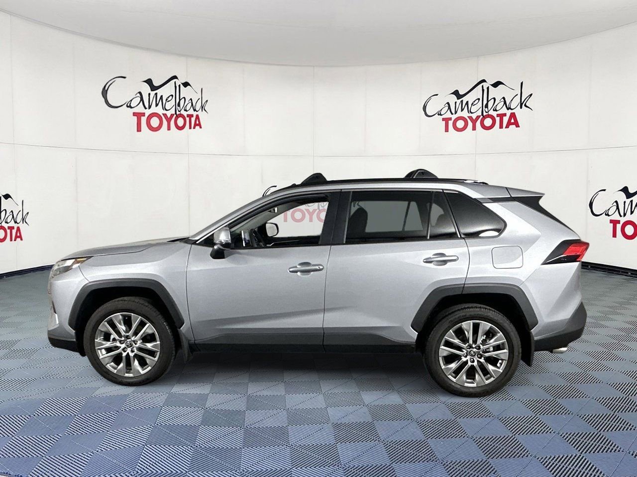 Used 2025 Toyota RAV4 XLE Premium w/ Weather Package FWD image 5