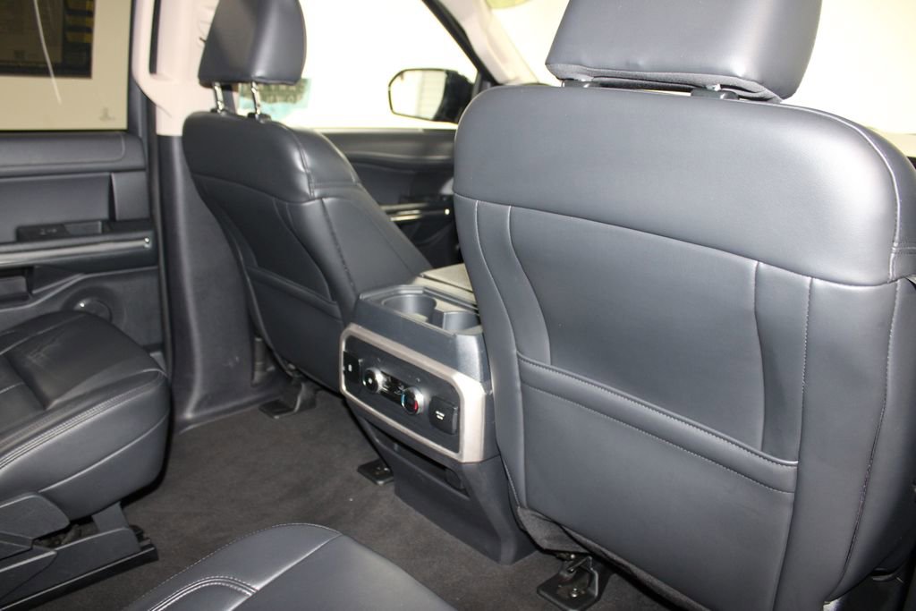 Used 2024 Ford Expedition XLT image 37