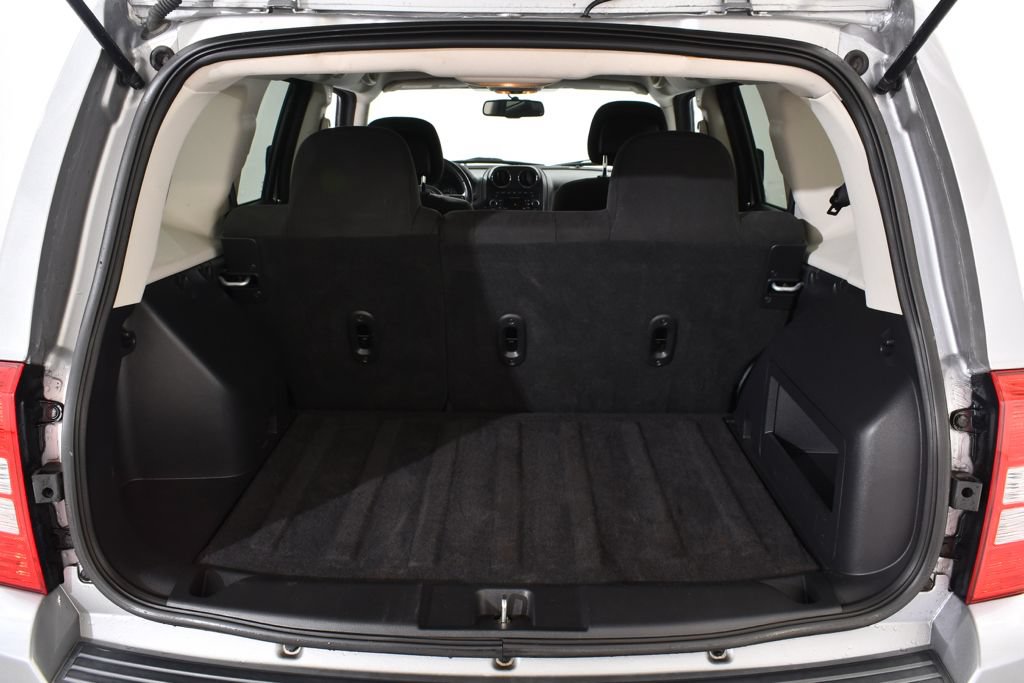 Used 2017 Jeep Patriot Latitude FWD image 20