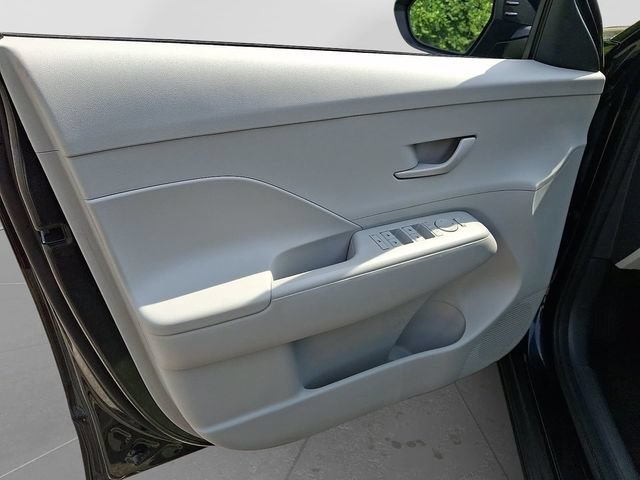 Used 2024 Hyundai Kona SEL FWD image 14