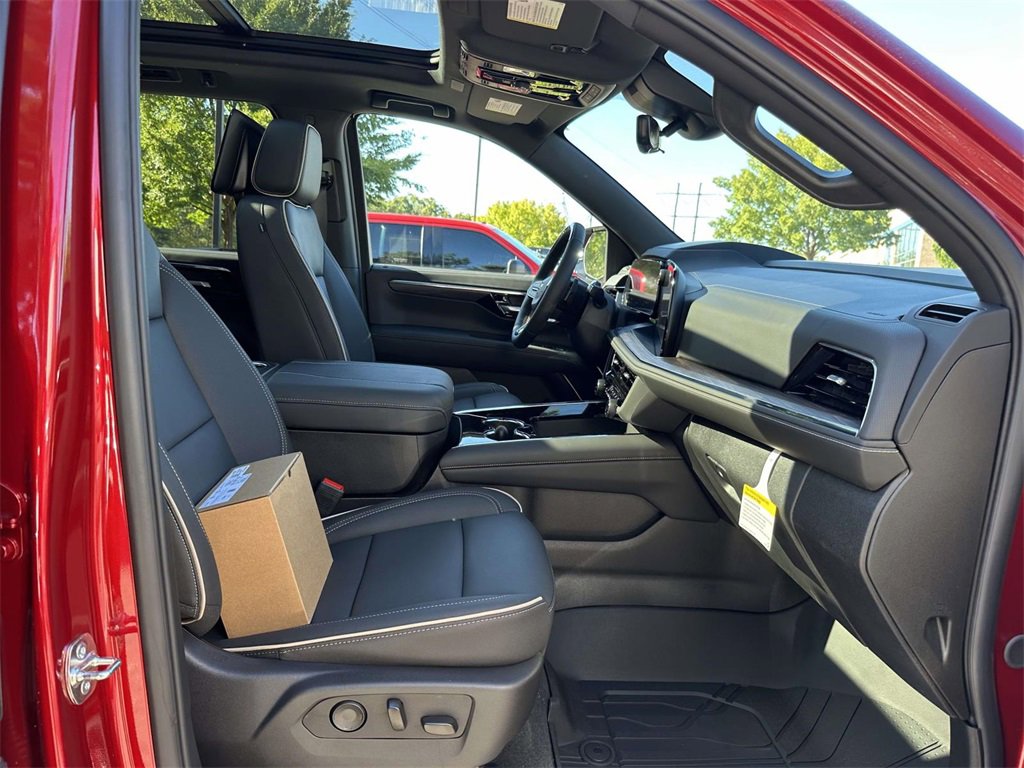 New 2026 Chevrolet Suburban Premier image 12