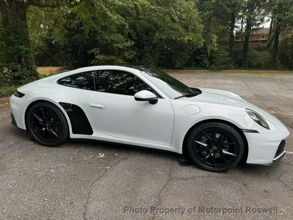 Used 2025 Porsche 911 Carrera image 4