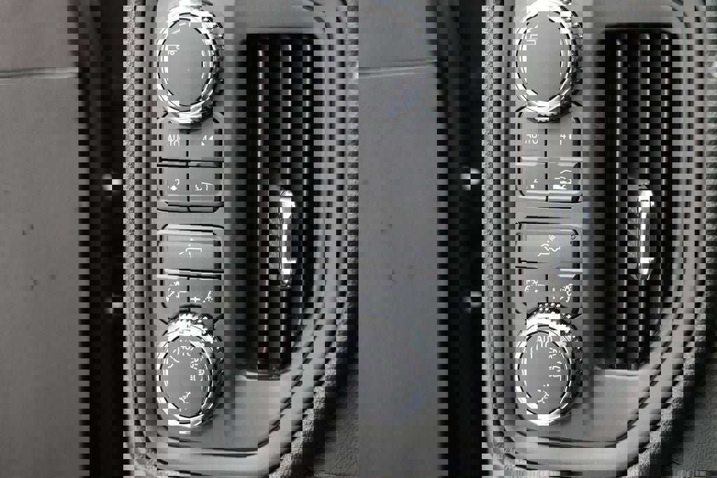 Used 2024 GMC Sierra 1500 Pro w/ Graphite Edition image 27