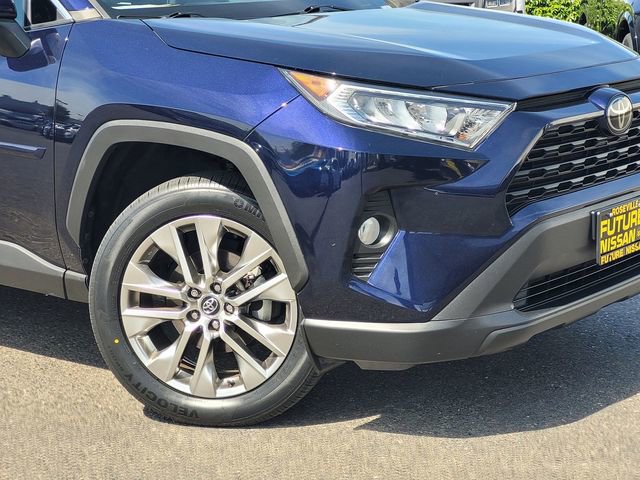 Used 2020 Toyota RAV4 XLE Premium FWD image 9